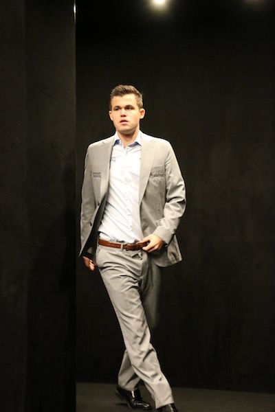 Carlsen strut